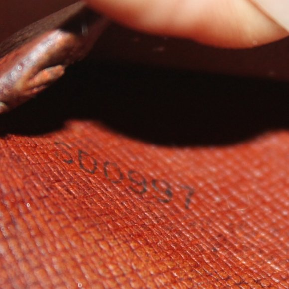 Authentic Louis Vuitton Kiss-lock French Compact Wallet Clutch - Picture 12 of 16